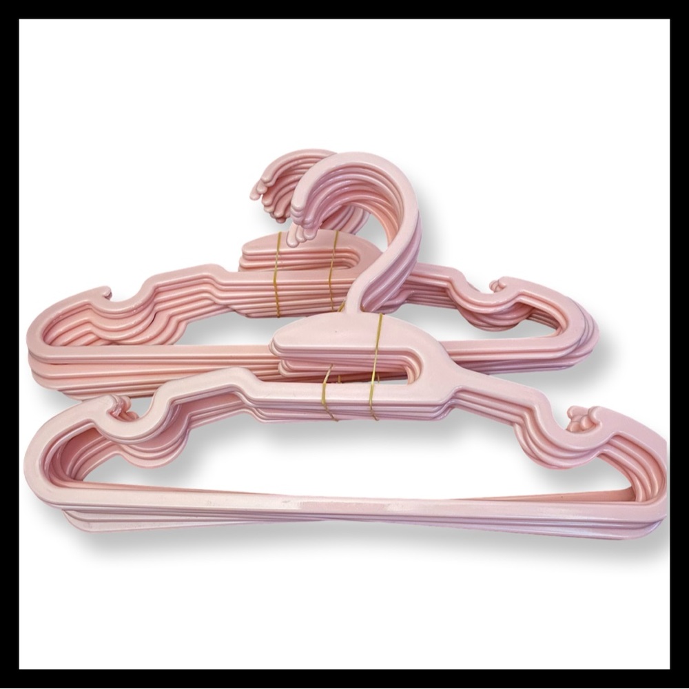 20 Piece Set of Plastic Pink kids Hangers
